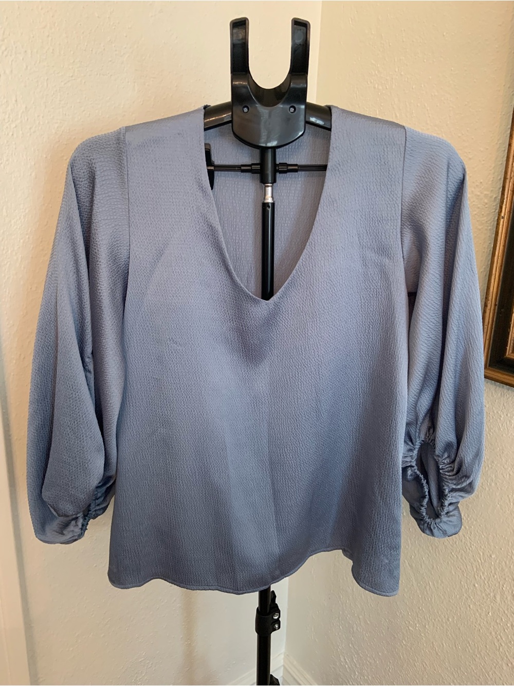Ty he Light Blue V Neck Women’s Blouse with Balloon Sleeves